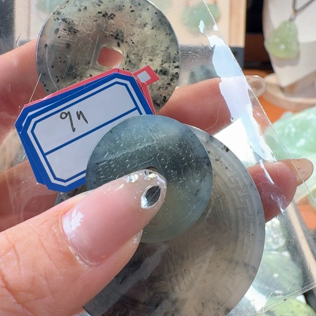 岫玉未镶嵌颈饰精美礼品