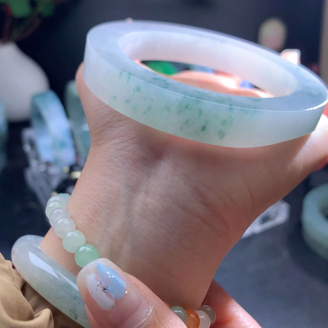 定制翡翠手镯未镶嵌m**g