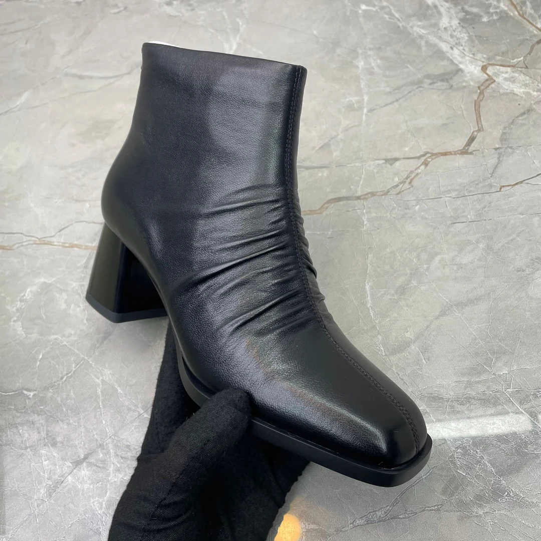 fc（孤品）35/37/39码粗跟女靴(羊皮)15818