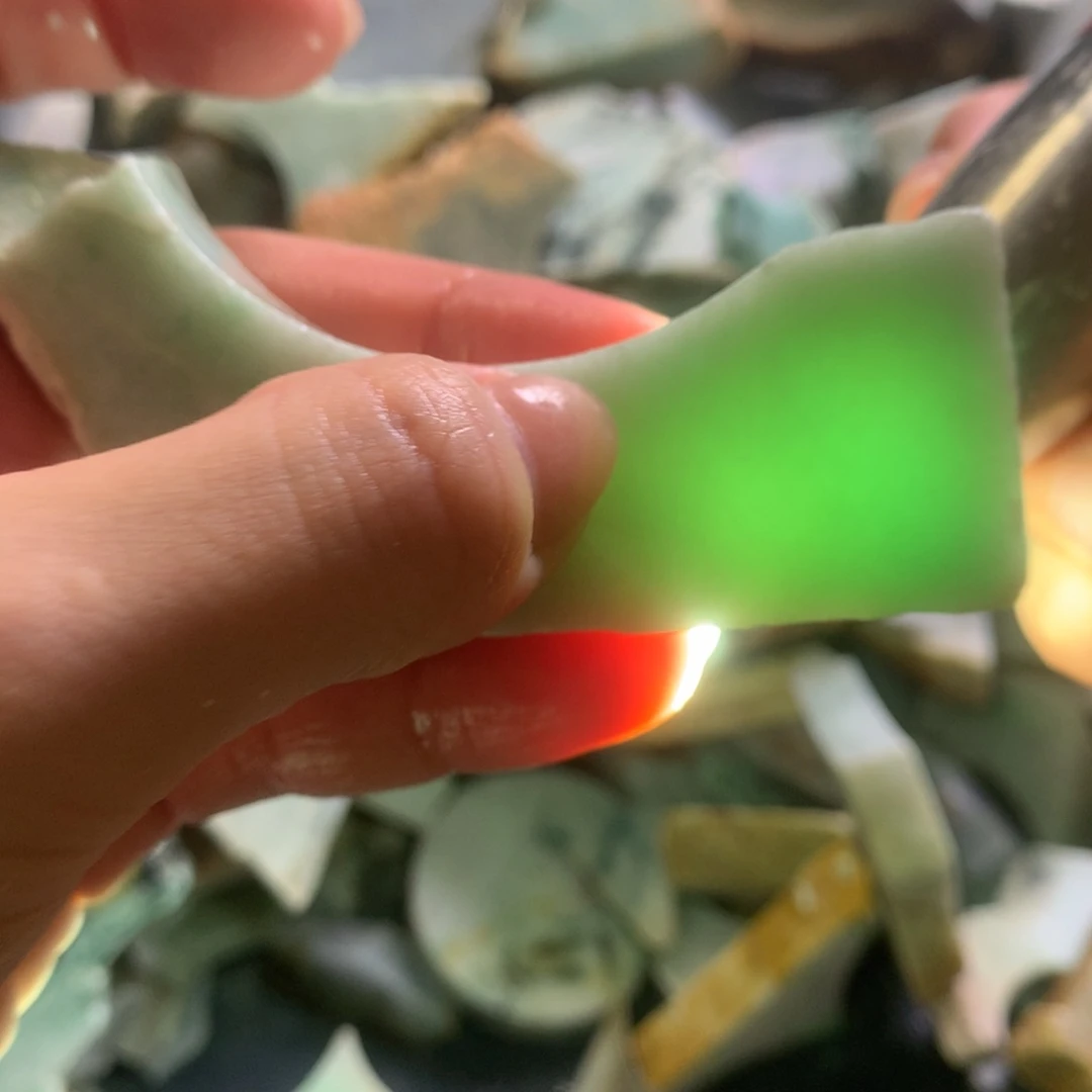 翡翠颈饰未镶嵌缅甸翡翠