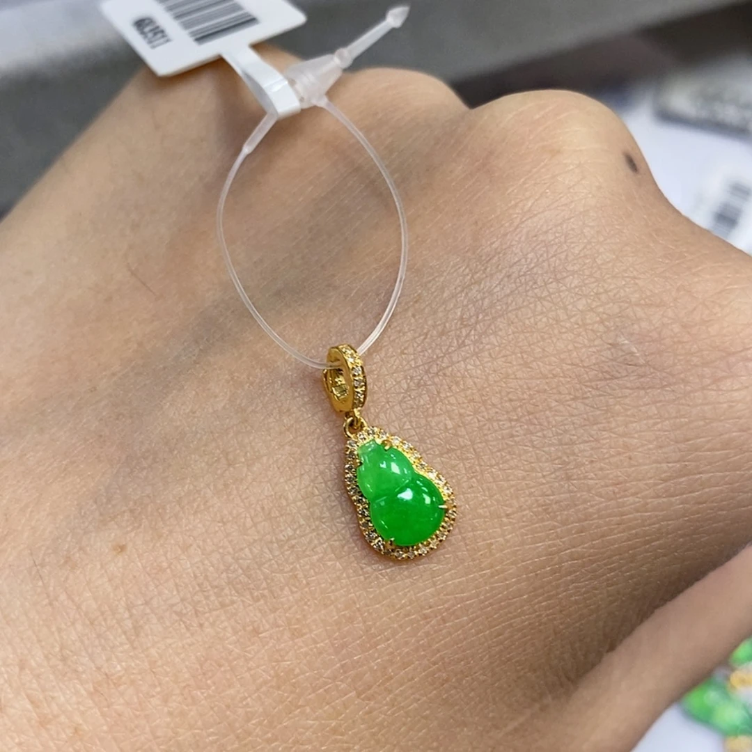 【闪购商品】颈饰18K金镶嵌翡翠吊坠