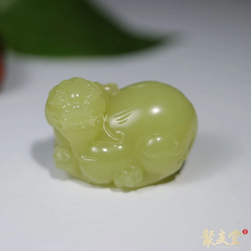 聚友堂王伟玉雕54.3克新疆和田玉苏工黄口料貔貅守护瑞兽挂件吊坠