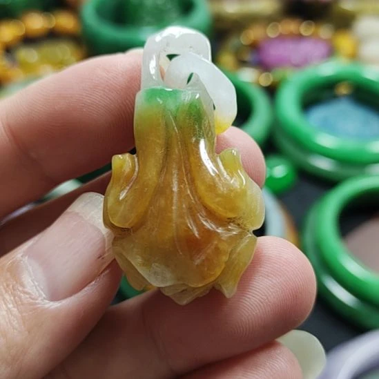翡翠未镶嵌挂件翡翠