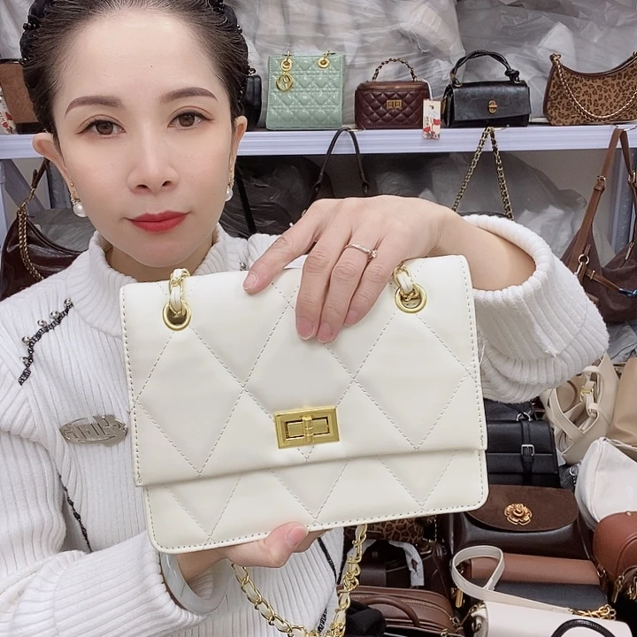 蚕丝小牛剖层皮革PU