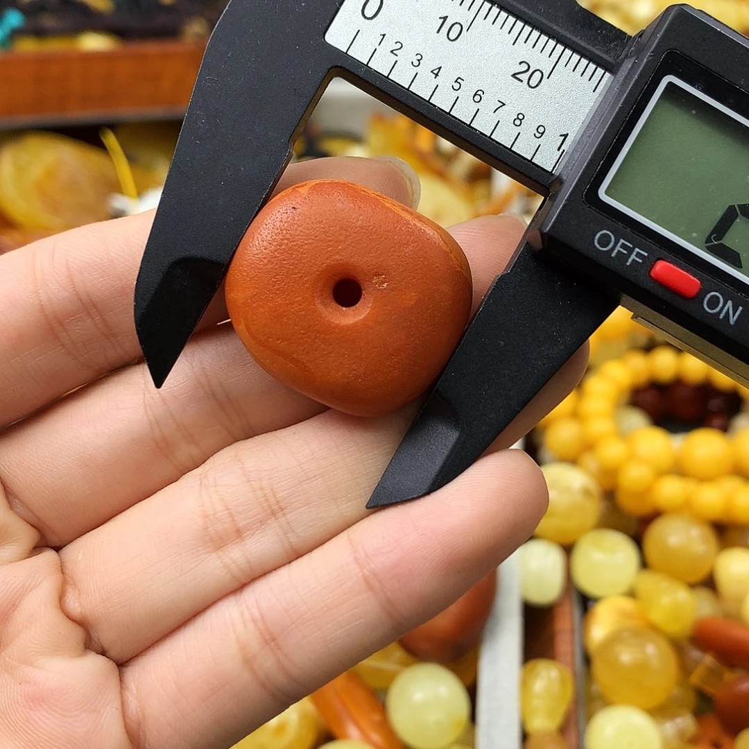 未镶嵌琥珀珠宝奇石