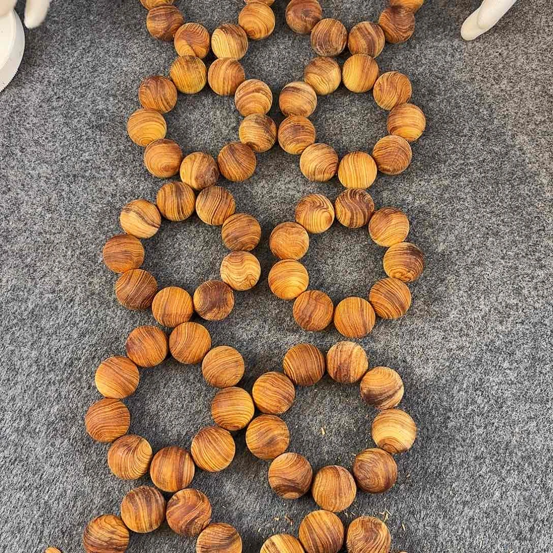 崖柏太行崖柏拧丝炫纹3.0粗磨140克以上之爆香