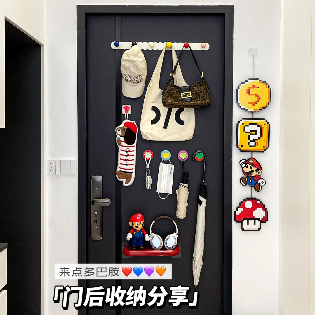 入户门后收纳神器！多巴胺玄关防盗门上吸盘挂钩壁挂式雨伞置物架