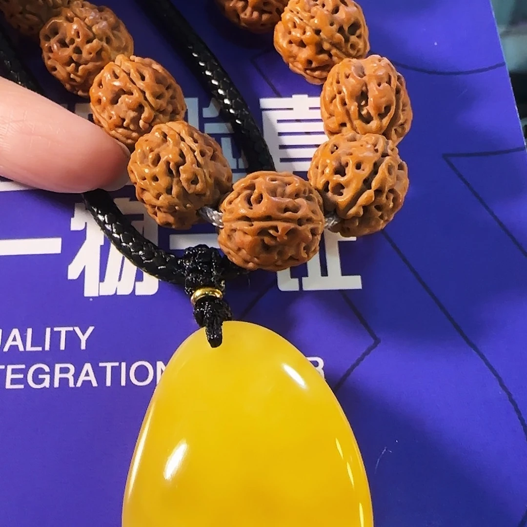 蜜蜡未镶嵌颈饰蜜蜡焦皮料随型水滴小金刚