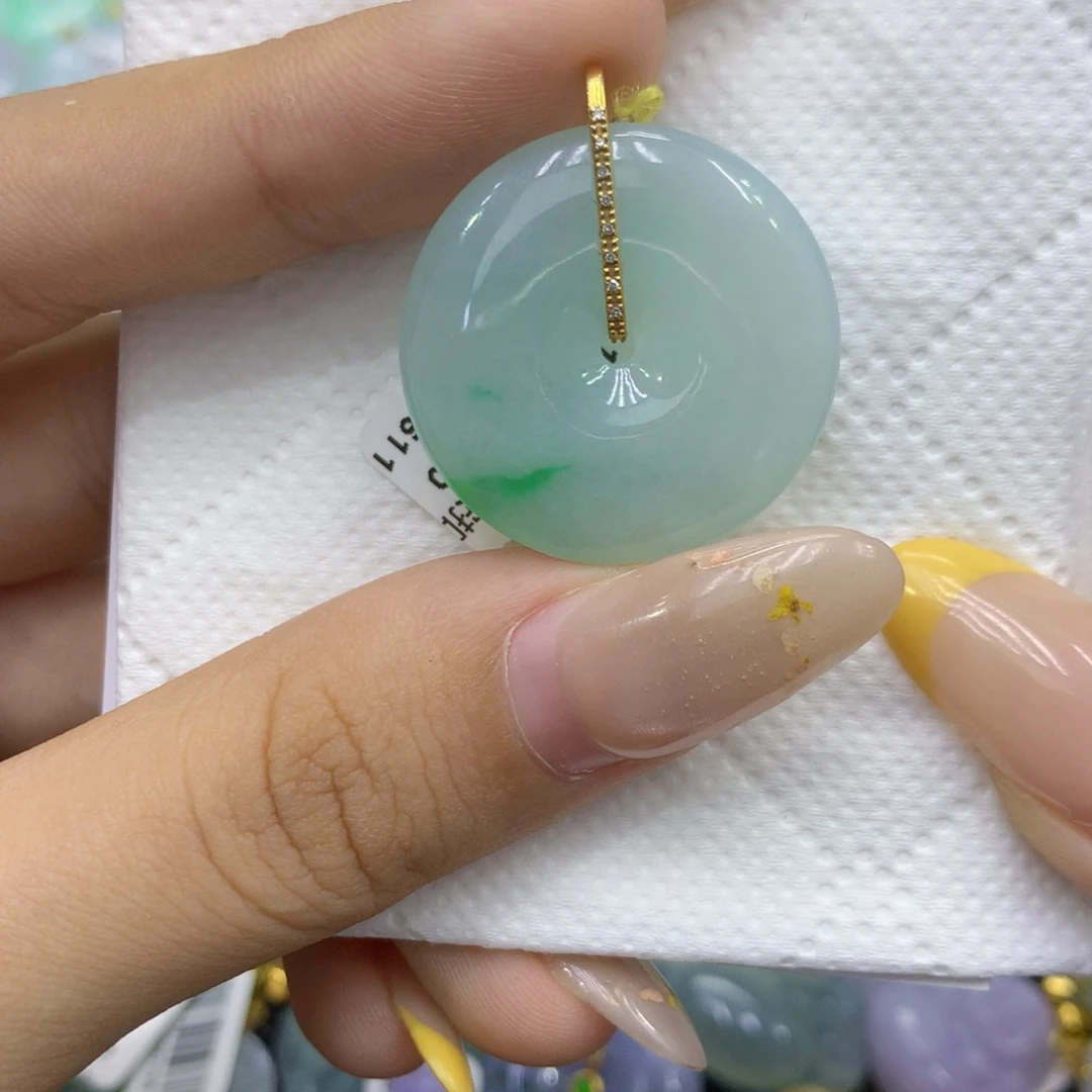 翡翠18K金镶嵌颈饰