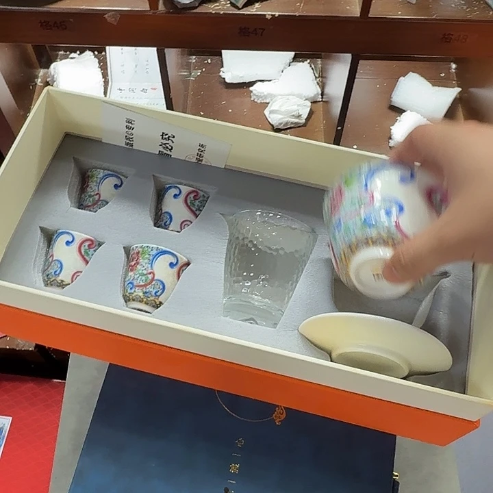 孤品茶具套装等。