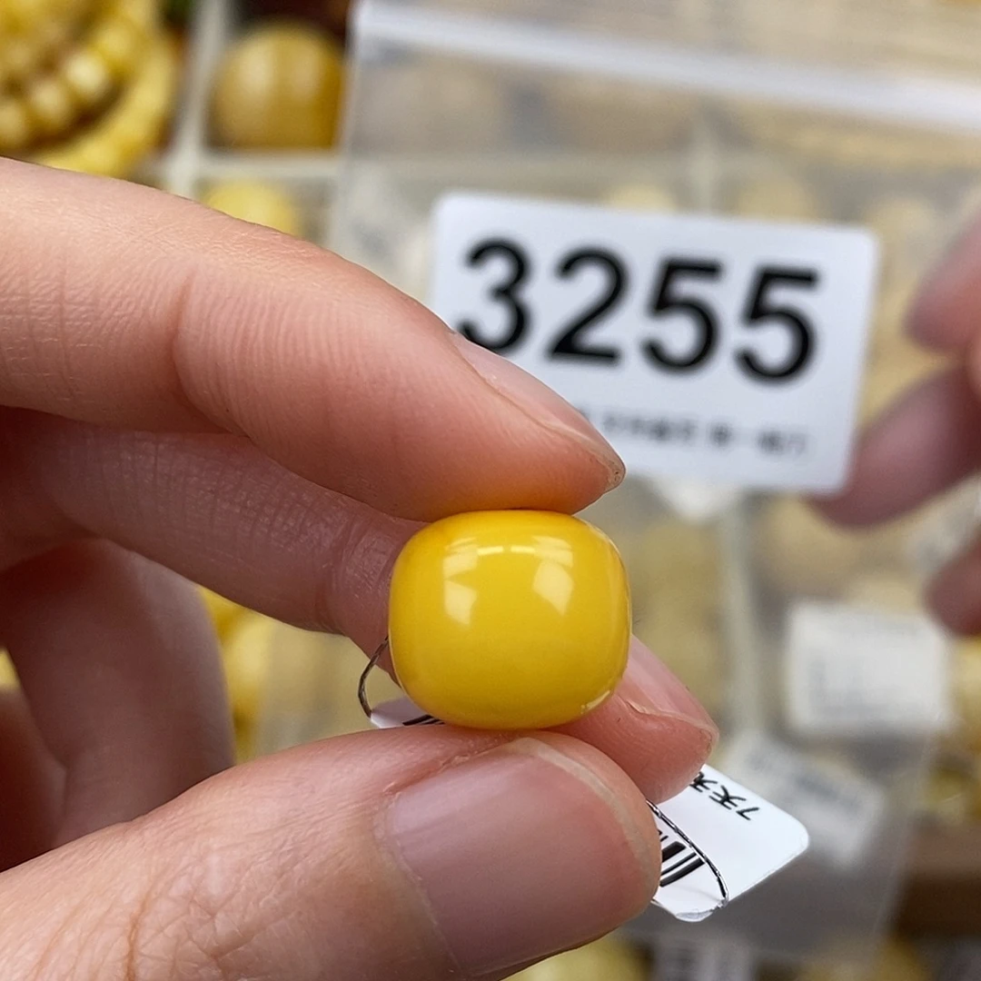 蜜蜡未镶嵌珠宝奇石13