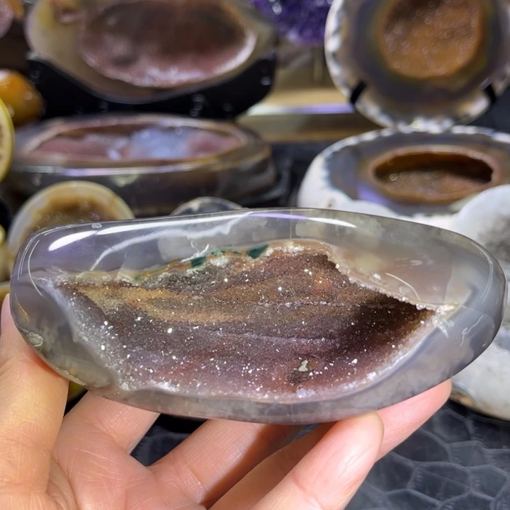 水晶未镶嵌珠宝半成品红晶洞