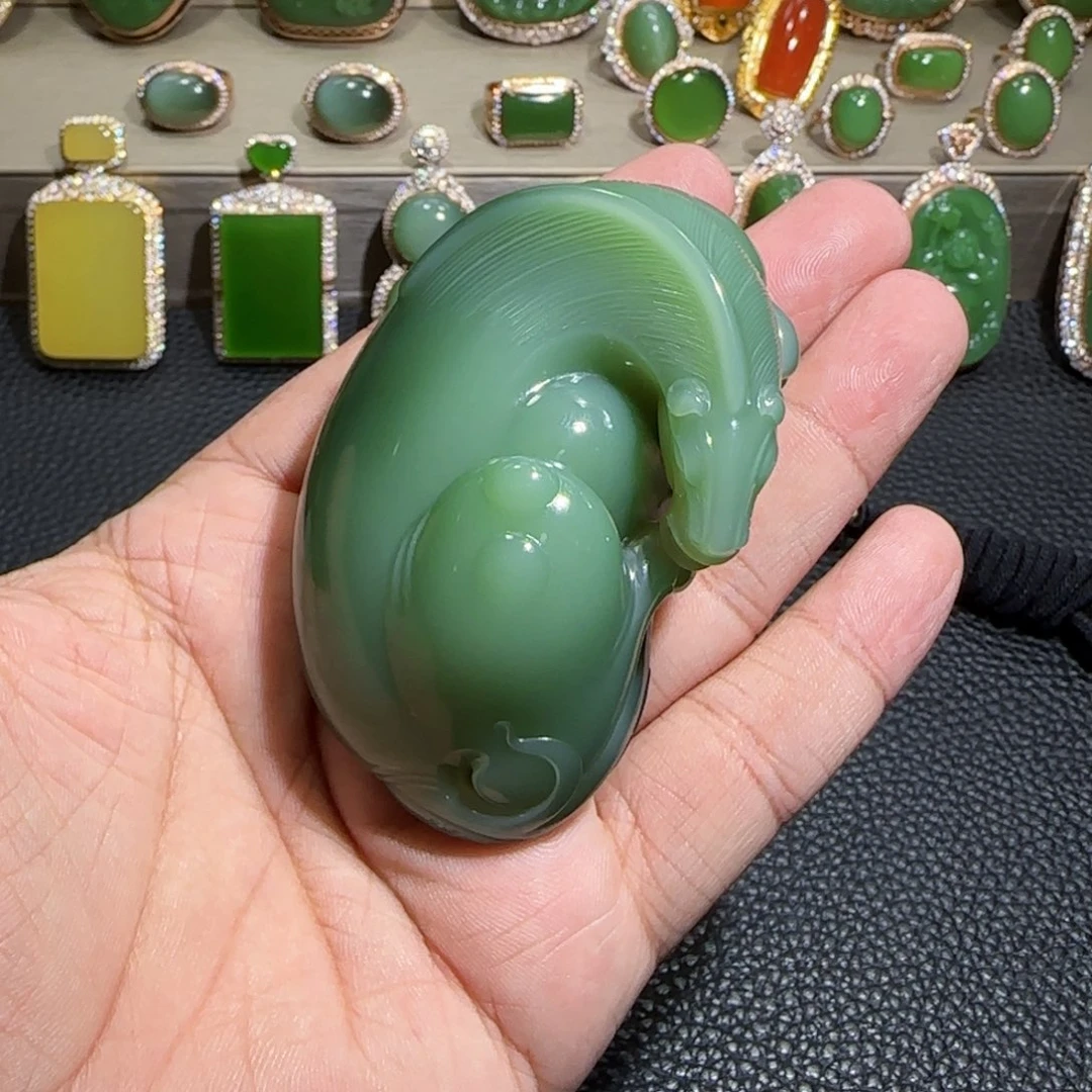 未镶嵌和田玉（碧玉）把件大**.