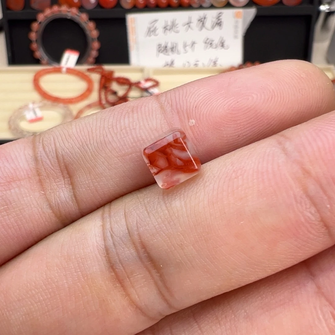 雅***呀南红玛瑙未镶嵌颈饰方糖