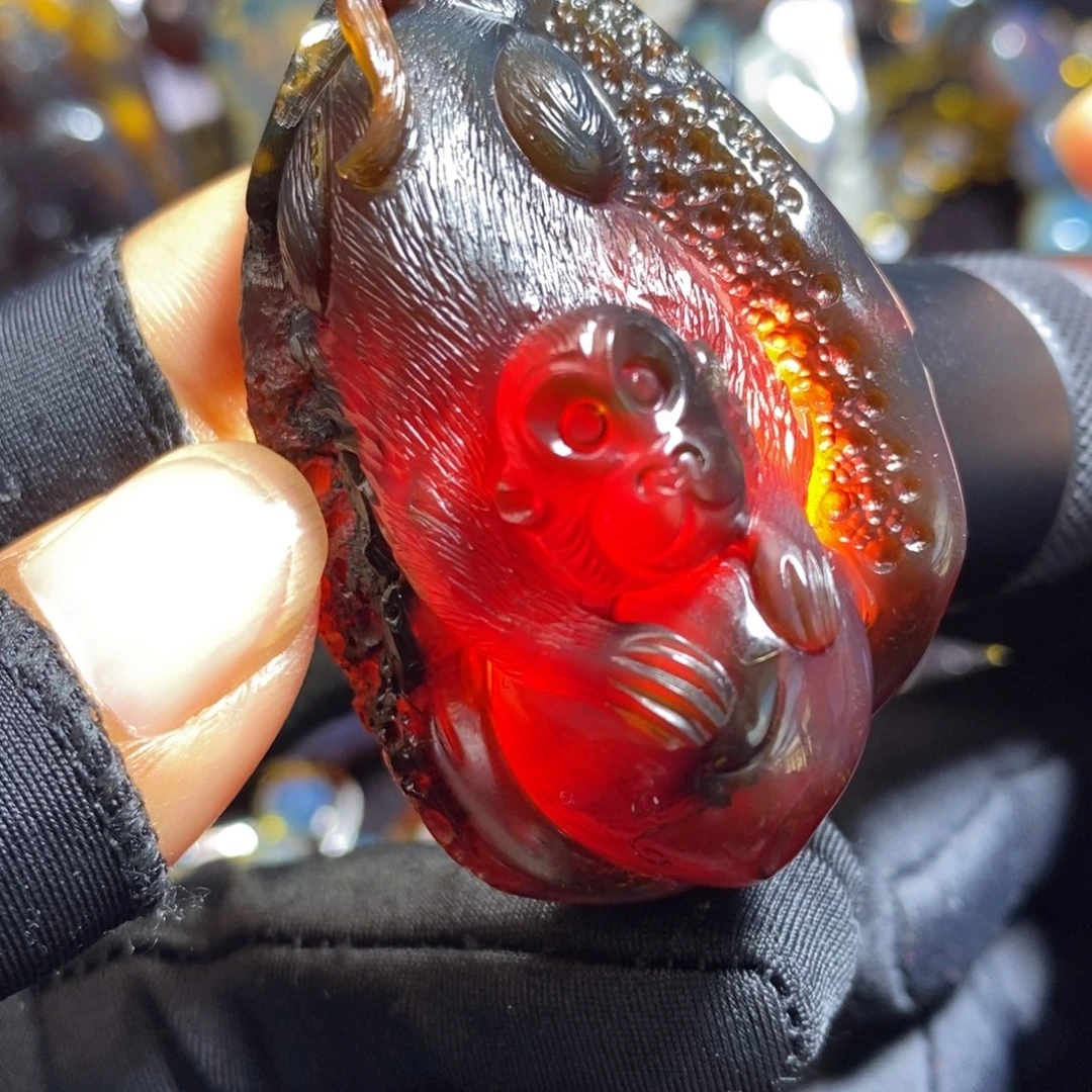 琥珀未镶嵌裸石。。。