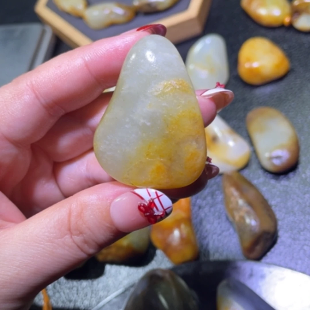 【闪购商品】颈饰未镶嵌和田玉
