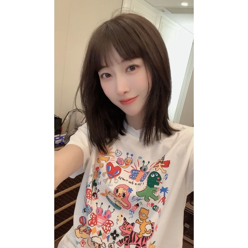 ◆张静芝 满身手绘卡通漫画减龄时尚百搭短袖女生T恤