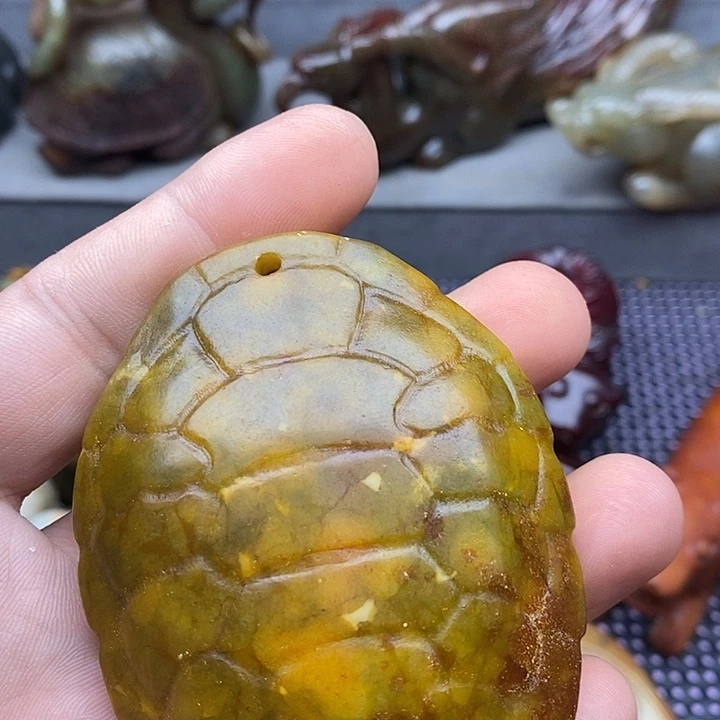 未镶嵌蛇纹石玉颈饰
