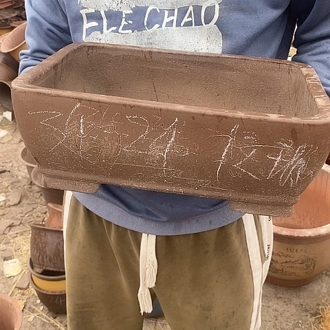 中国宜兴紫砂花盆，