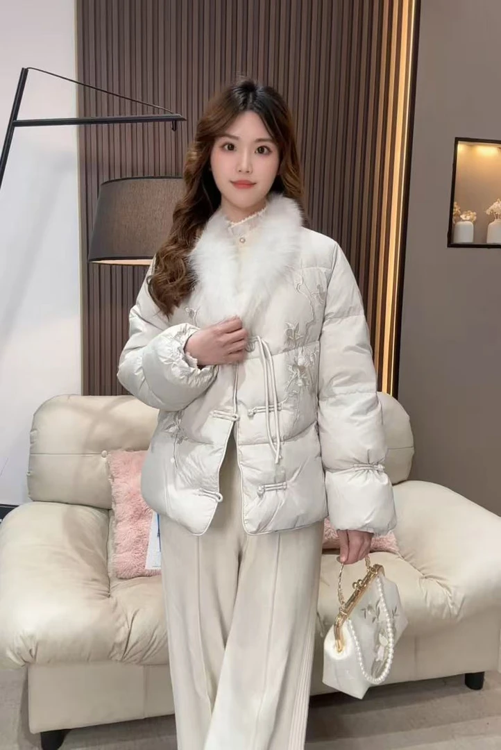 香谢颂·XIMI专属--新中式刺秀狐狸毛女气质保暖短外套MS-6621