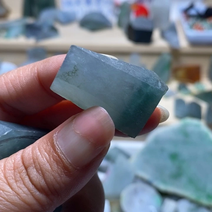 芍***灼定制翡翠未镶嵌翡翠