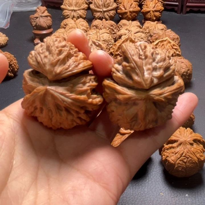 文山金蟾怀抱子44尺寸核桃哈哈哈哈