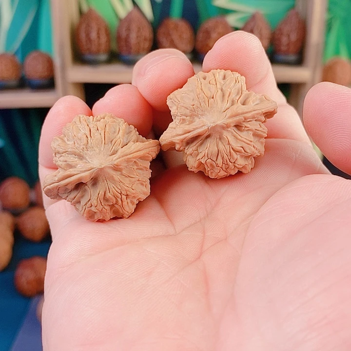 文玩核桃吊坠024盘山狮子头34尺