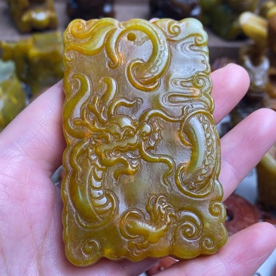 蛇纹石玉未镶嵌颈饰06