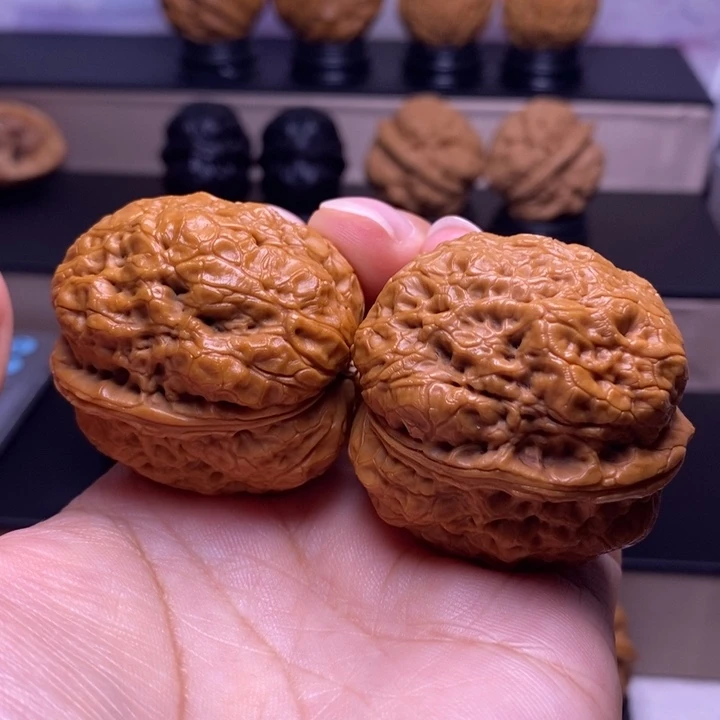 文玩核桃把件黄金蟒55