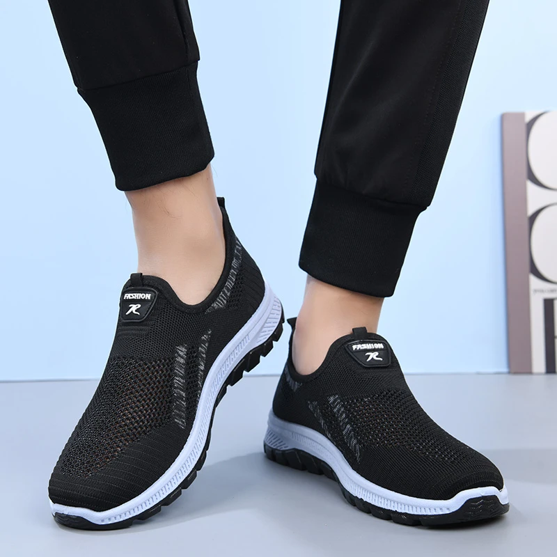 2025新款运动鞋软底防滑夏季网面飞织男士透气网鞋脚蹬休闲鞋透气