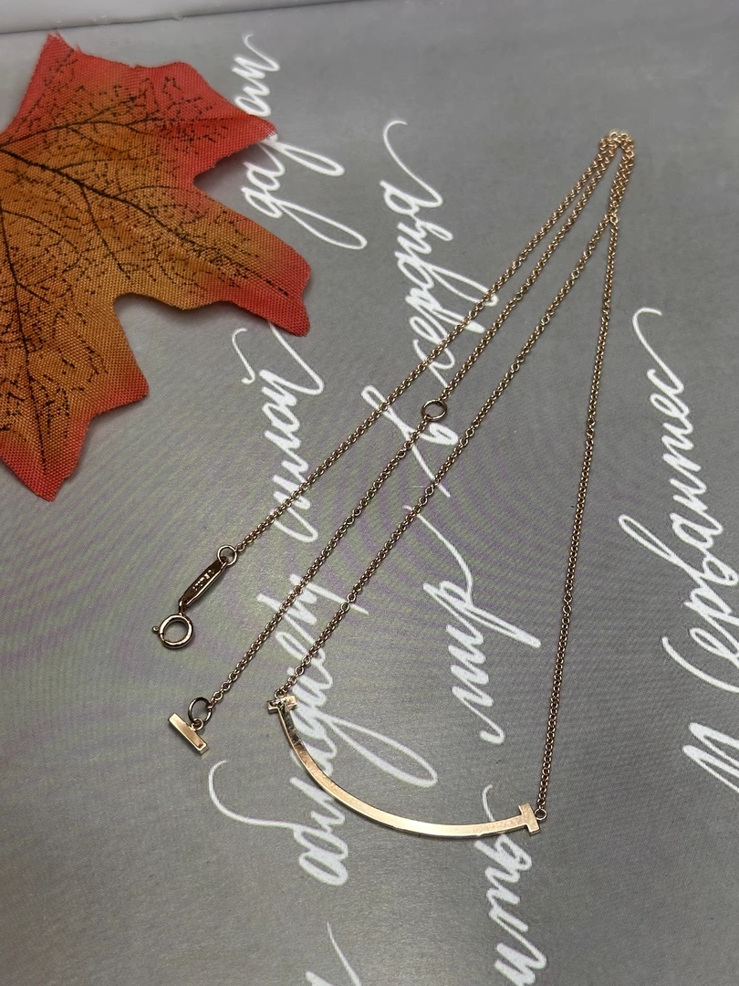 18k玫瑰金色中号微笑项链简约时尚百搭款气质轻奢明星同款