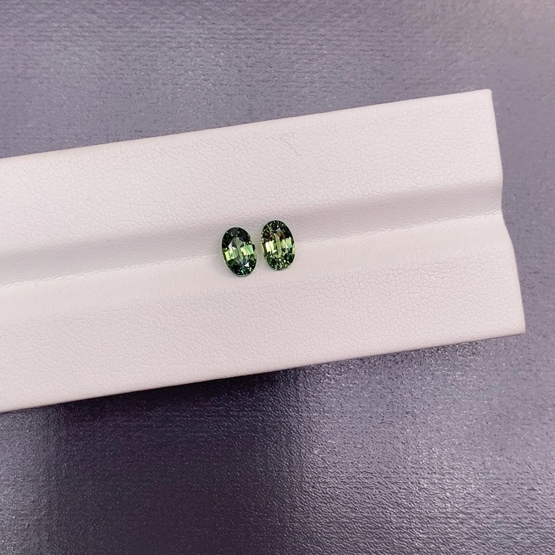 裸石蓝宝石1.4克拉 4*6mm