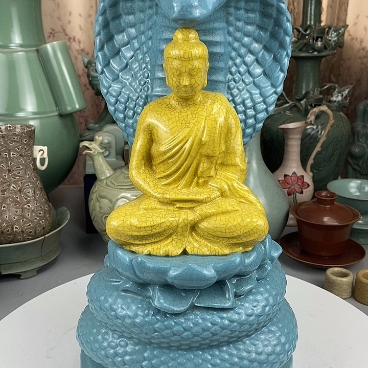 柴瓷释迦摩尼一件