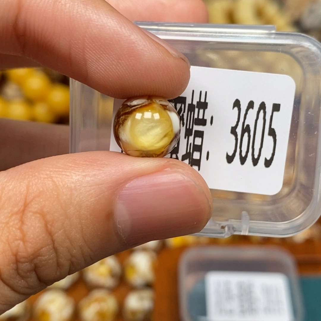 蜜蜡未镶嵌珠宝奇石3605