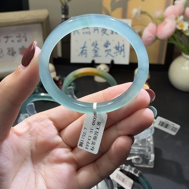 翡翠未镶嵌手镯冰蓝52