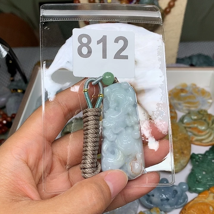 翡翠未镶嵌颈饰素****叹翡翠