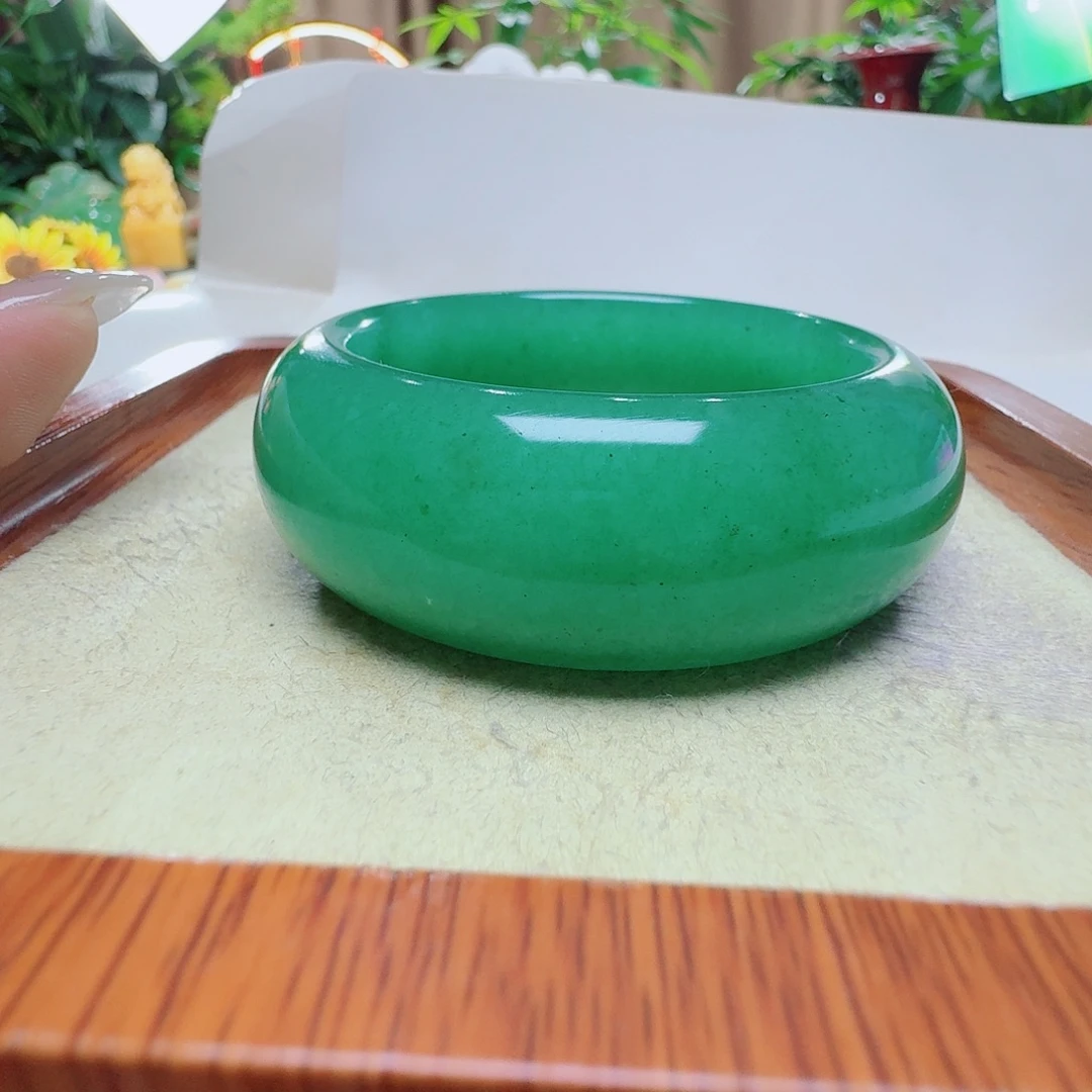 幸***@石英质玉未镶嵌手镯