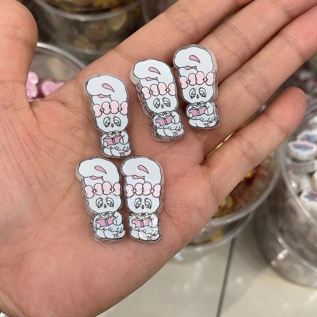 白色看书小兔子5个