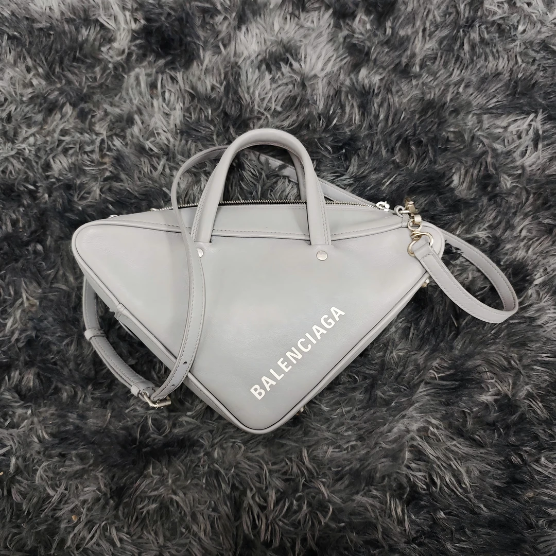 99新 Balenciaga/巴黎世家 /夏vv1023/单肩包/14527247