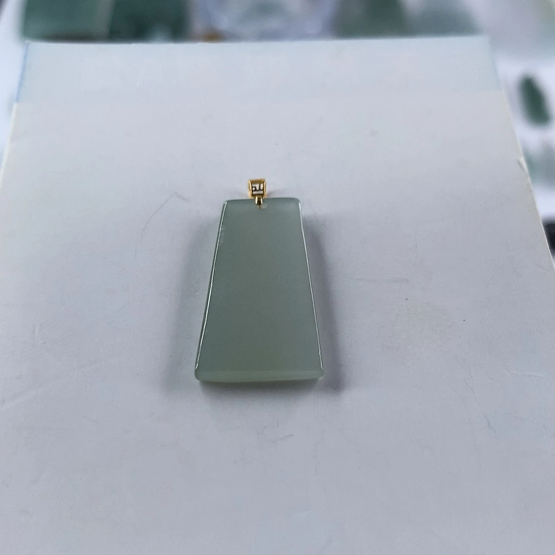 翡翠未镶嵌项圈无事牌