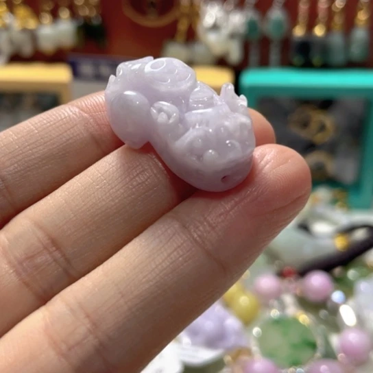 翡翠未镶嵌颈饰皮丘吊坠