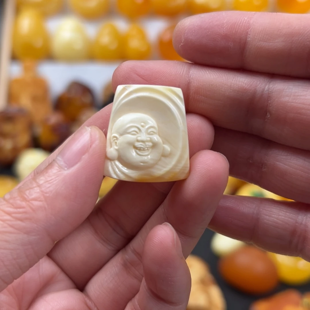 蜜蜡未镶嵌颈饰3.6克