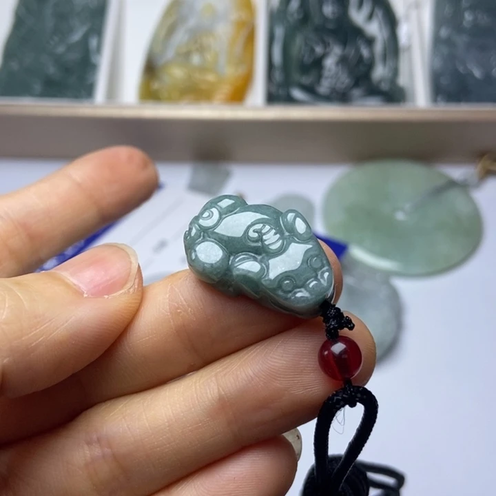 颈饰未镶嵌翡翠翡翠