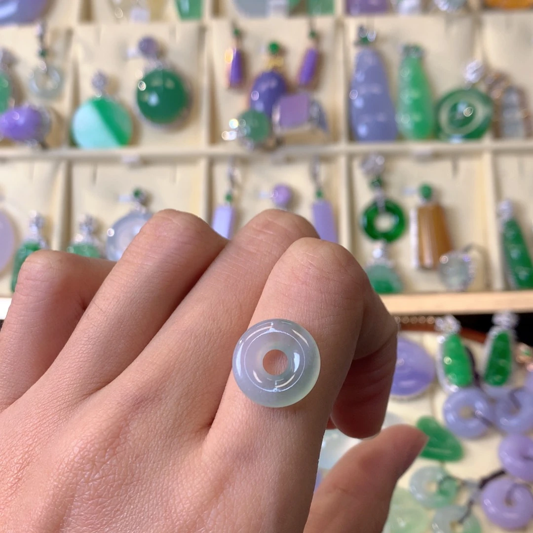 翡翠颈饰未镶嵌裸石