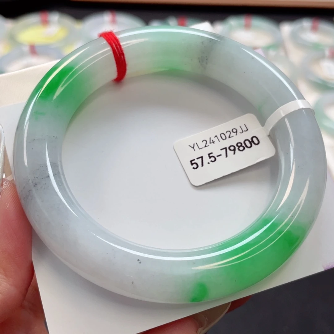 【闪购商品】翡翠手镯未镶嵌对标小六价白底青胖圆57+，44号