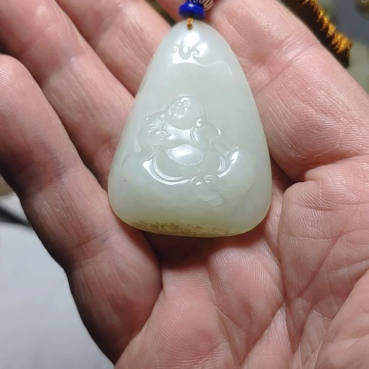 和田玉颈饰未镶嵌桃*