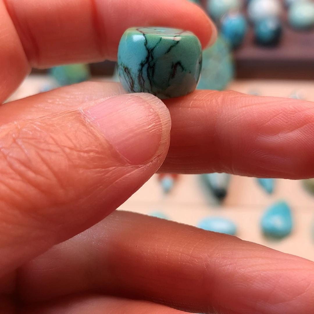绿松石配饰未镶嵌