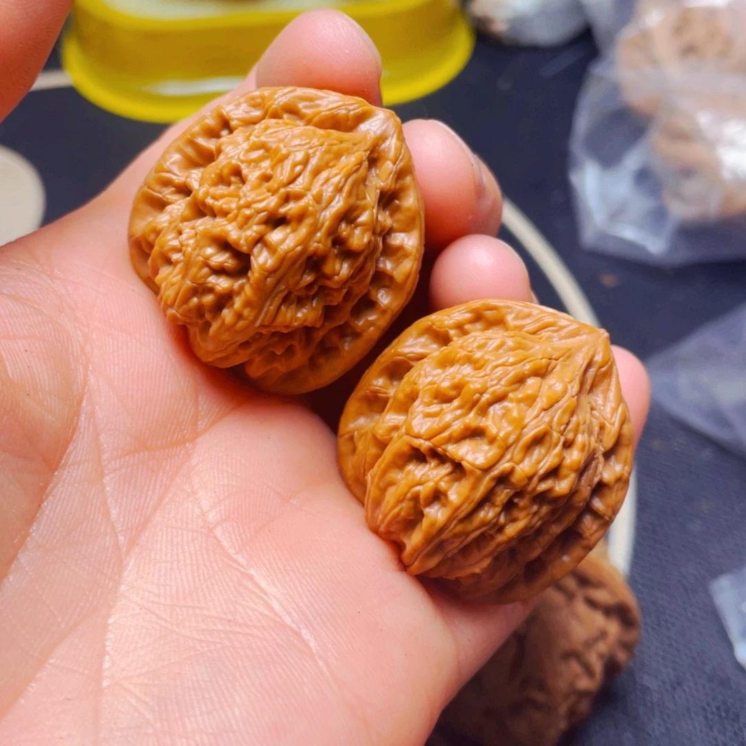 文玩核桃把件僧帽一对
