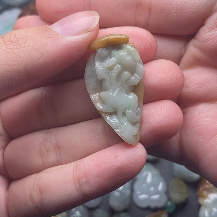 颈饰未镶嵌翡翠翡翠