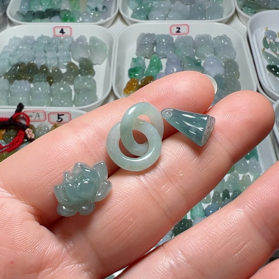 翡翠颈饰未镶嵌其***懂莲花环环相扣莲蓬三个350块